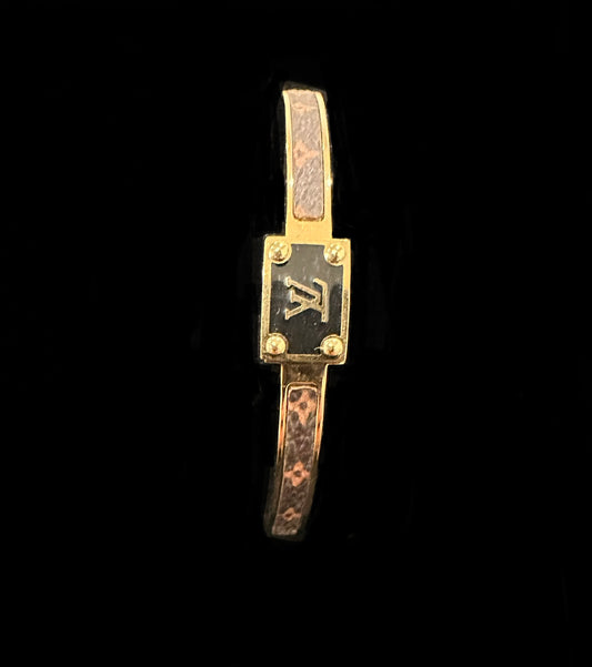 #90 Bangle Bracelet